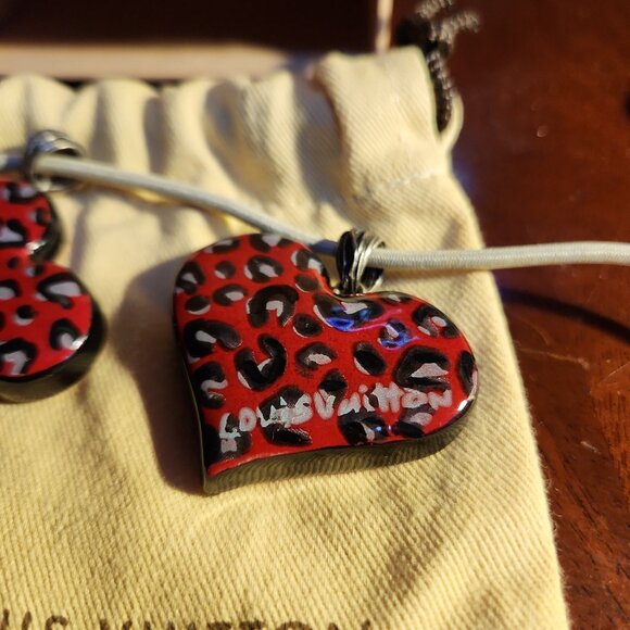 LOUIS VUITTON Stephen Sprouse Red/Back Spotted Stone Enamel Heart Flower Hairtie - Picture 4 of 9